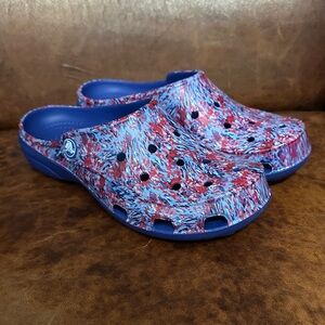 CROCS Red and Blue Swirl Clogs Women’s 6